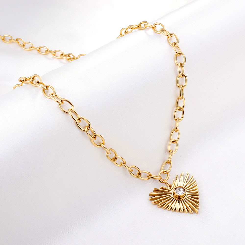 Heart shaped gold plated necklace for women